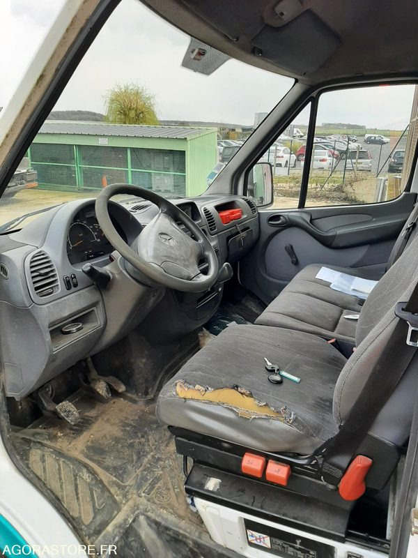 FOURGON MERCEDES DB-088-AT - 2001 - 346 061 KM - Kassebil: bilde 5 FOURGON MERCEDES DB-088-AT - 2001 - 346 061 KM - Kassebil: bilde 5
