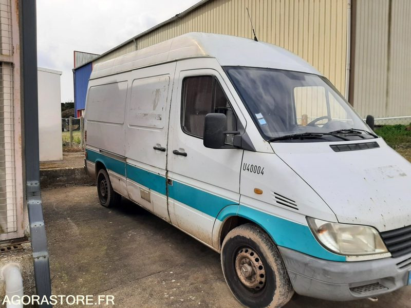 FOURGON MERCEDES DB-088-AT - 2001 - 346 061 KM - Kassebil: bilde 1 FOURGON MERCEDES DB-088-AT - 2001 - 346 061 KM - Kassebil: bilde 1