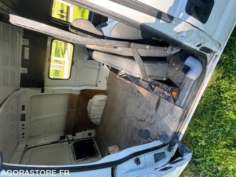FOURGON PEUGEOT - Kassebil: bilde 4 FOURGON PEUGEOT - Kassebil: bilde 4