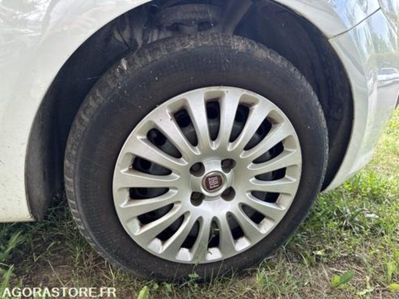 Fiat Punto - BW504YJ - Personenbil: bilde 4 Fiat Punto - BW504YJ - Personenbil: bilde 4
