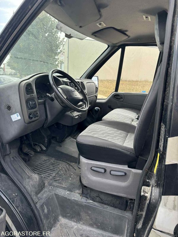 Fourgon FORD - Transport de 2 Chevaux - 2004 - 137 510 KM - Kassebil: bilde 5 Fourgon FORD - Transport de 2 Chevaux - 2004 - 137 510 KM - Kassebil: bilde 5