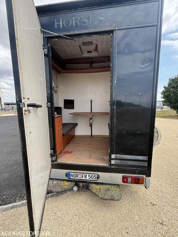 Fourgon FORD - Transport de 2 Chevaux - 2004 - 137 510 KM - Kassebil: bilde 4 Fourgon FORD - Transport de 2 Chevaux - 2004 - 137 510 KM - Kassebil: bilde 4