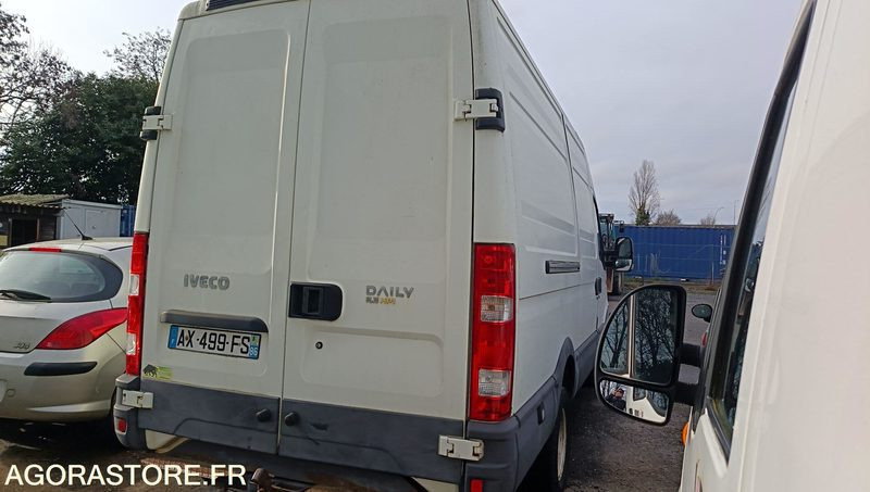 Fourgon Iveco - 2008 - 218304kms - AX499FS - Kassebil: bilde 2 Fourgon Iveco - 2008 - 218304kms - AX499FS - Kassebil: bilde 2