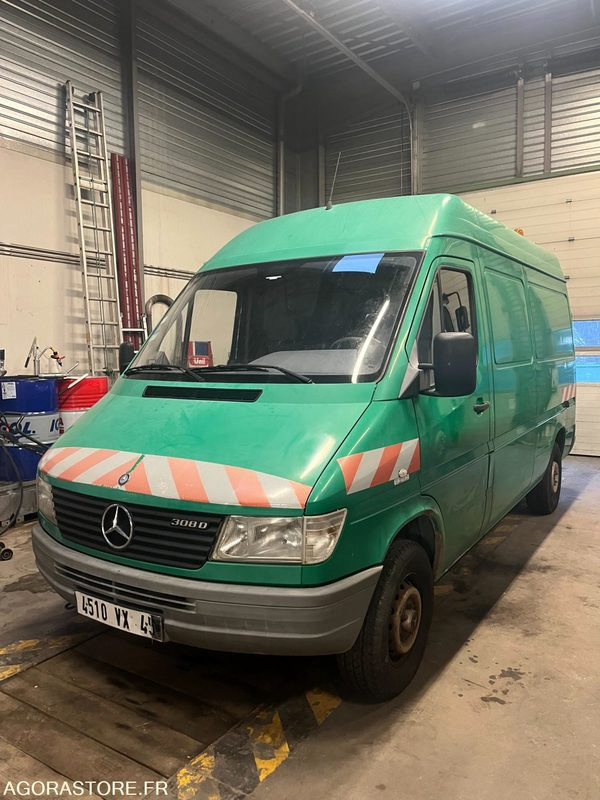 Fourgon Mercedes - 1995 - 222314kms - 4510VX45 - Kassebil: bilde 1 Fourgon Mercedes - 1995 - 222314kms - 4510VX45 - Kassebil: bilde 1
