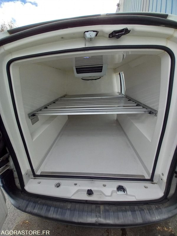 Fourgonnette frigorifique - RENAULT CN607VC - Små varebil: bilde 5 Fourgonnette frigorifique - RENAULT CN607VC - Små varebil: bilde 5