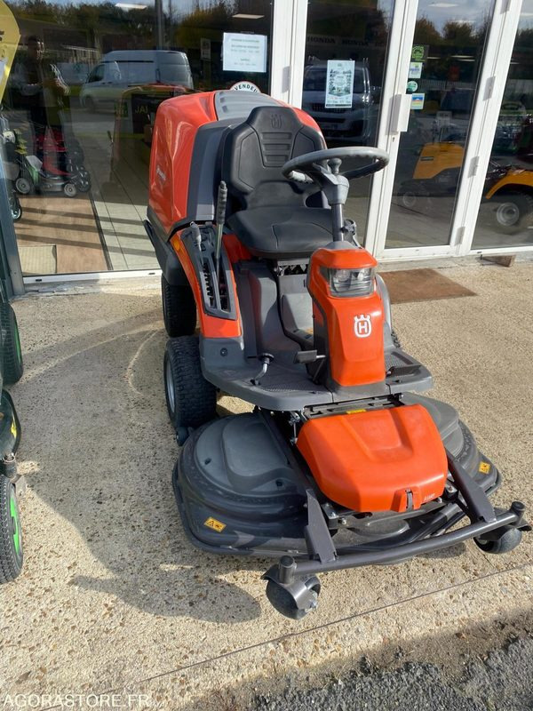 Husqvarna RC320TS 4x4 - Gressklipper: bilde 3 Husqvarna RC320TS 4x4 - Gressklipper: bilde 3