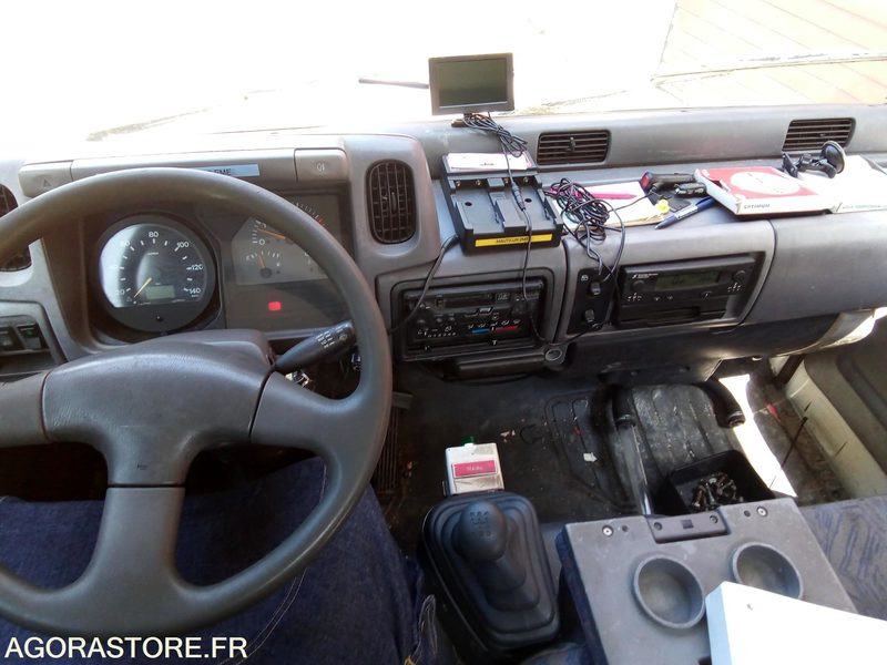 Hydrocureur Nissan cabstar année 2000 405300 kms - Vakuum lastebil: bilde 4 Hydrocureur Nissan cabstar année 2000 405300 kms - Vakuum lastebil: bilde 4