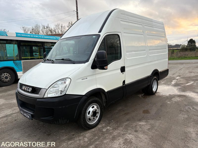 IVECO 180cv de 2011 - Kassebil: bilde 1 IVECO 180cv de 2011 - Kassebil: bilde 1