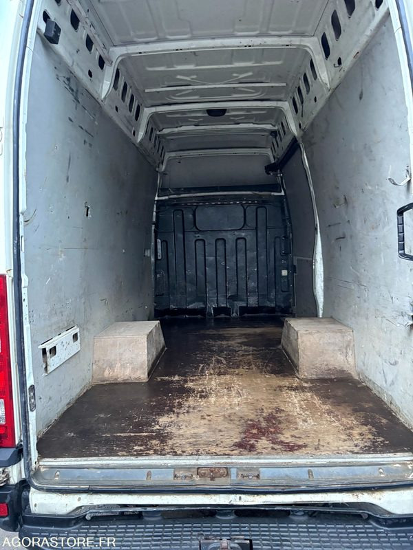 IVECO 180cv de 2011 - Kassebil: bilde 5 IVECO 180cv de 2011 - Kassebil: bilde 5