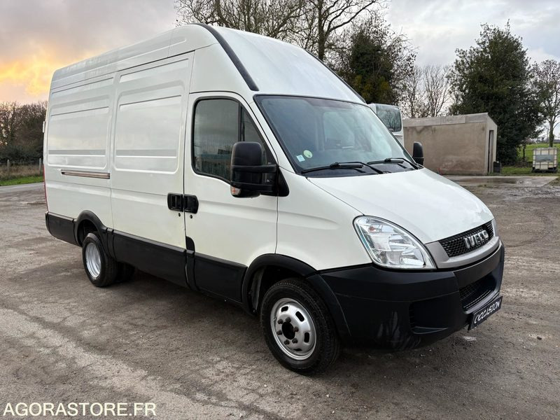IVECO 180cv de 2011 - Kassebil: bilde 2 IVECO 180cv de 2011 - Kassebil: bilde 2