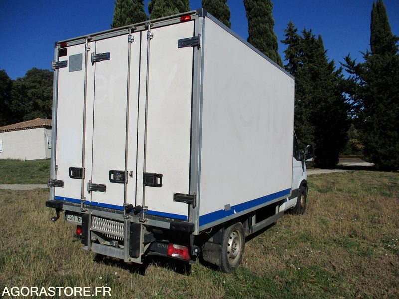 IVECO 35S13 de 2013 chassis cabine frigorifique idéal pour modifié en benne - Kjølebil: bilde 4 IVECO 35S13 de 2013 chassis cabine frigorifique idéal pour modifié en benne - Kjølebil: bilde 4