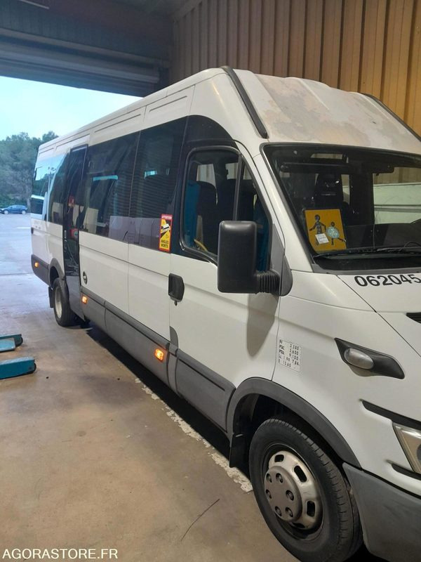IVECO BUS DAILY N°062045 - Minibuss, Persontransport: bilde 2 IVECO BUS DAILY N°062045 - Minibuss, Persontransport: bilde 2