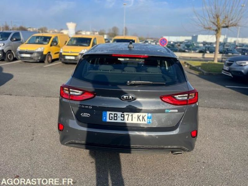 KIA CEED 1.6 CRDI 136 cv hybride diesel - 2021 - 83 800 km - Personenbil: bilde 4 KIA CEED 1.6 CRDI 136 cv hybride diesel - 2021 - 83 800 km - Personenbil: bilde 4