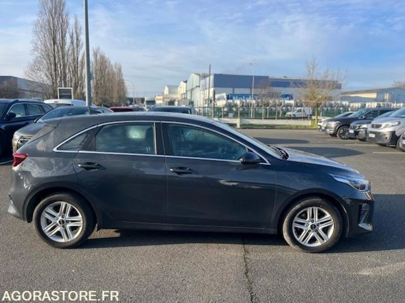 KIA CEED 1.6 CRDI 136 cv hybride diesel - 2021 - 83 800 km - Personenbil: bilde 2 KIA CEED 1.6 CRDI 136 cv hybride diesel - 2021 - 83 800 km - Personenbil: bilde 2