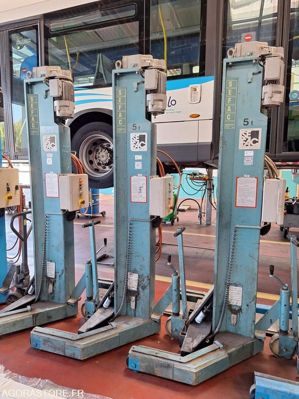 Ensemble de 4 colonnes de levage pour poids-lourds - Lastebil: bilde 1 Ensemble de 4 colonnes de levage pour poids-lourds - Lastebil: bilde 1