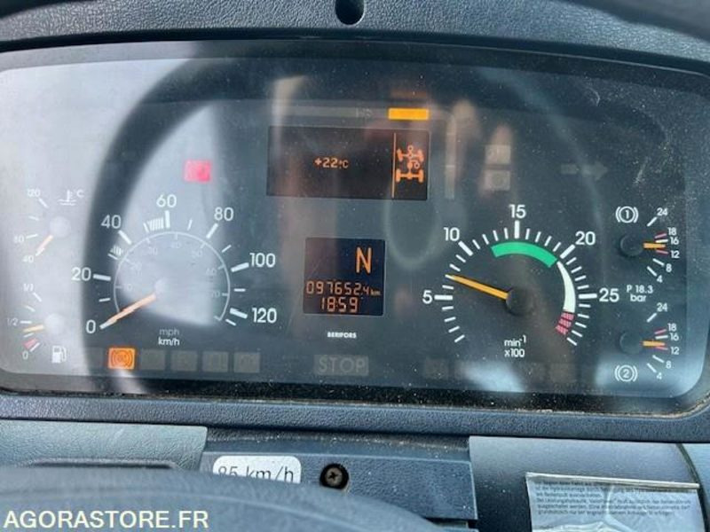 MERCEDES UNIMOG U300C VERSION COMMUNALE 2000 97652 KM - Lastebil: bilde 3 MERCEDES UNIMOG U300C VERSION COMMUNALE 2000 97652 KM - Lastebil: bilde 3