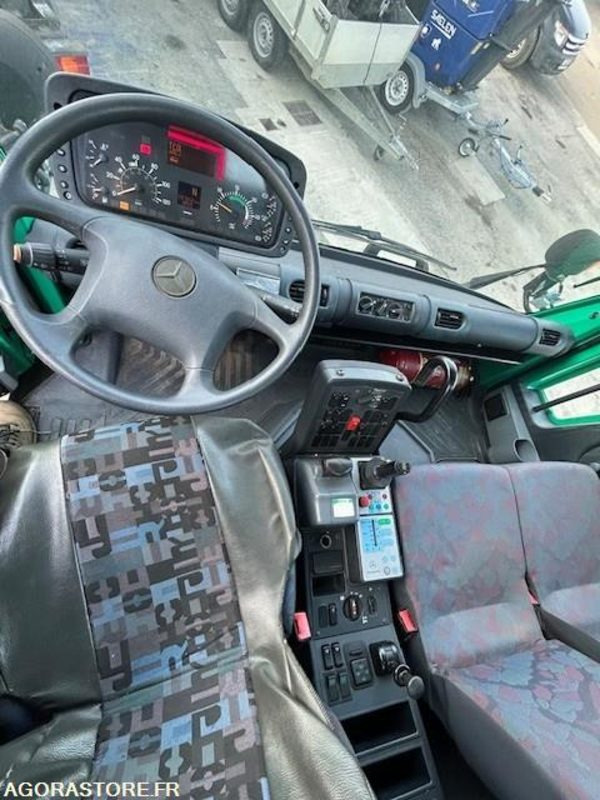 MERCEDES UNIMOG U300C VERSION COMMUNALE 2000 97652 KM - Lastebil: bilde 4 MERCEDES UNIMOG U300C VERSION COMMUNALE 2000 97652 KM - Lastebil: bilde 4