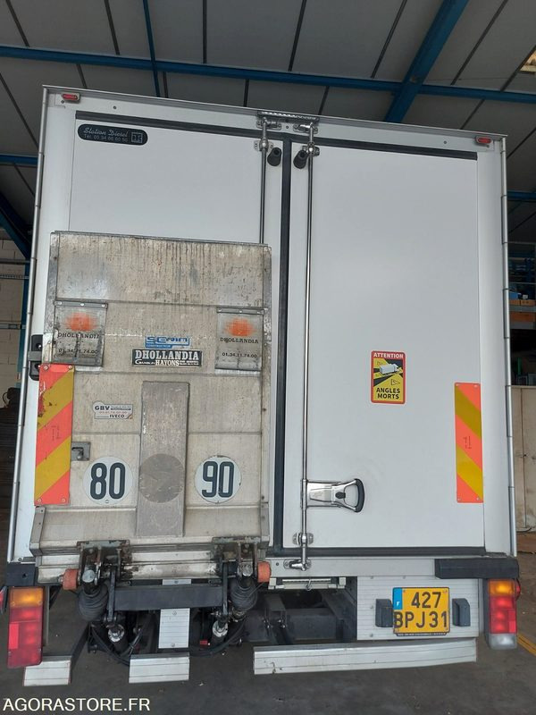 POIDS LOURDS IVECO DAILY FRIGORIFIQUE - 195900 kms - 2005 - Lastebil: bilde 3 POIDS LOURDS IVECO DAILY FRIGORIFIQUE - 195900 kms - 2005 - Lastebil: bilde 3