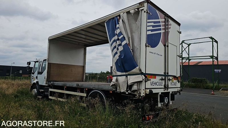 PORTEUR BACHE RENAULT MIDLUM - 2009 - 476000kms - Lastebil: bilde 3 PORTEUR BACHE RENAULT MIDLUM - 2009 - 476000kms - Lastebil: bilde 3