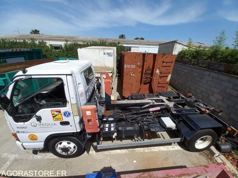 PORTEUR ISUZU 7T5 MOVI GUIMA DE 2005 - 130500 KM (R30427) - Lastebil: bilde 4 PORTEUR ISUZU 7T5 MOVI GUIMA DE 2005 - 130500 KM (R30427) - Lastebil: bilde 4