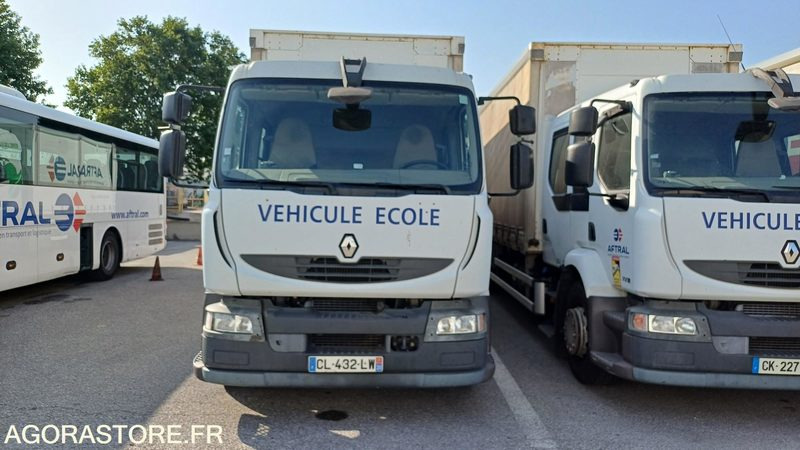 Porteur MIDLUM DXI 290 de 2012 408000 KMS (3865/CL-432-LW) - Lastebil: bilde 1 Porteur MIDLUM DXI 290 de 2012 408000 KMS (3865/CL-432-LW) - Lastebil: bilde 1