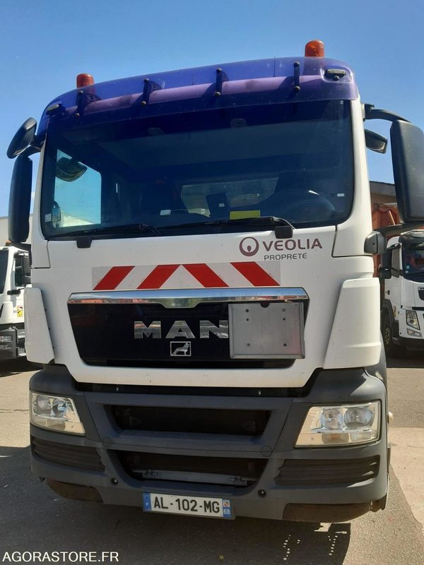 R51812-PORTEUR POLYBENNE MAN TGS 28.400 - BRAS GUIMA - ANNÉE 2010 - 555918 Km - Lastebil: bilde 2 R51812-PORTEUR POLYBENNE MAN TGS 28.400 - BRAS GUIMA - ANNÉE 2010 - 555918 Km - Lastebil: bilde 2