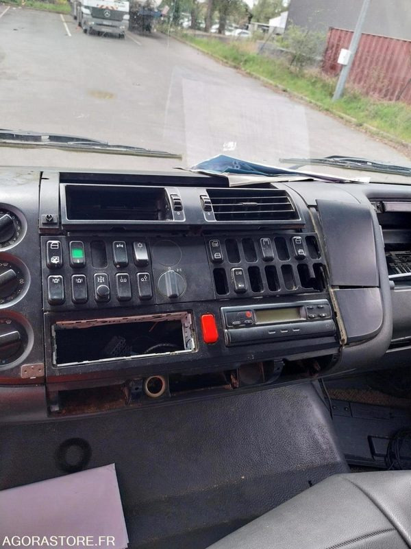 MERCEDES Actros HUWER 2004 (250 000Km) NON ROULANT EXPORT UNIQUEMENT - Vakuum lastebil: bilde 4 MERCEDES Actros HUWER 2004 (250 000Km) NON ROULANT EXPORT UNIQUEMENT - Vakuum lastebil: bilde 4