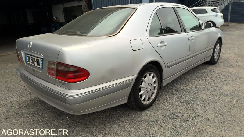 MERCEDES E220 CDI BOITE AUTO 1999 330000 KMS - Personenbil: bilde 3 MERCEDES E220 CDI BOITE AUTO 1999 330000 KMS - Personenbil: bilde 3