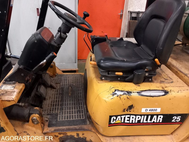 CHARIOT ELEVATEUR CATERPILLAR GP25 D4800 - Materialhåndteringsutstyr: bilde 4 CHARIOT ELEVATEUR CATERPILLAR GP25 D4800 - Materialhåndteringsutstyr: bilde 4