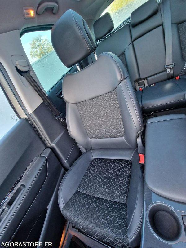 Personenbil PEUGEOT 3008: bilde 19