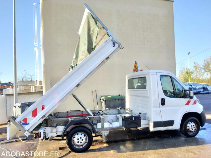 PEUGEOT BOXER benne basculante - 2015 - 112006 km - GAZOLE - Varebil med tipp: bilde 1 PEUGEOT BOXER benne basculante - 2015 - 112006 km - GAZOLE - Varebil med tipp: bilde 1