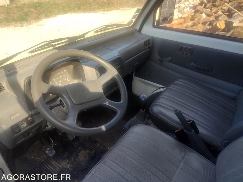 PIAGGIO 866 CZT 38 PORTER VENDU POUR PIECES VENDU SANS CONTROLE TECHNIQUE - Varebil med tipp: bilde 4 PIAGGIO 866 CZT 38 PORTER VENDU POUR PIECES VENDU SANS CONTROLE TECHNIQUE - Varebil med tipp: bilde 4