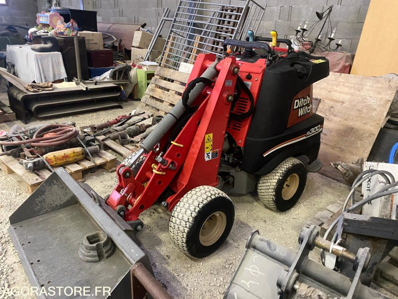 PORTE-OUTILS DITCH WITCH ZAHN R300 - Laster: bilde 1 PORTE-OUTILS DITCH WITCH ZAHN R300 - Laster: bilde 1