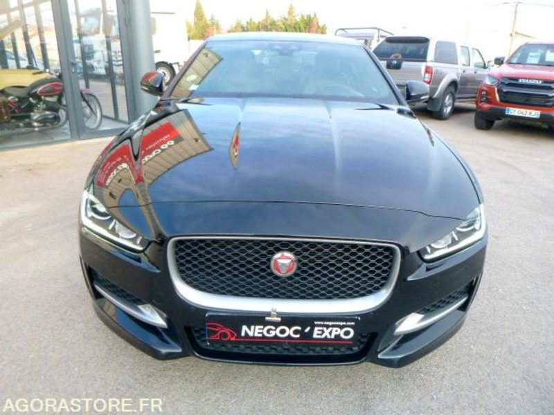 PRIX TTC 0% TVA - JAGUAR XE 2.0 180CV R SPORT AWD - 2016 - 160 000km - Personenbil: bilde 2 PRIX TTC 0% TVA - JAGUAR XE 2.0 180CV R SPORT AWD - 2016 - 160 000km - Personenbil: bilde 2