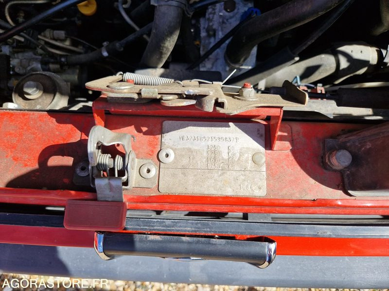 Peugeot Boxer- 2000 - 43336 - 3275XC27 - Kassebil: bilde 4 Peugeot Boxer- 2000 - 43336 - 3275XC27 - Kassebil: bilde 4