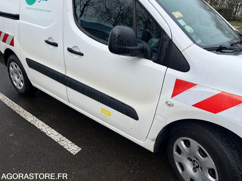 Små varebil Peugeot Partner - 2015 - 135328kms - DT489LA: bilde 33