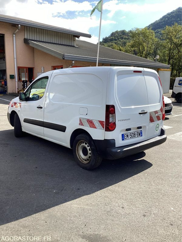 Peugeot Partner - 2017 - 259854kms - (P1006117) - Kassebil: bilde 4 Peugeot Partner - 2017 - 259854kms - (P1006117) - Kassebil: bilde 4
