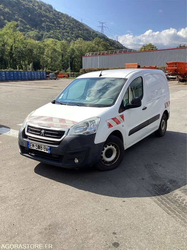 Peugeot Partner - 2017 - 259854kms - (P1006117) - Kassebil: bilde 1 Peugeot Partner - 2017 - 259854kms - (P1006117) - Kassebil: bilde 1