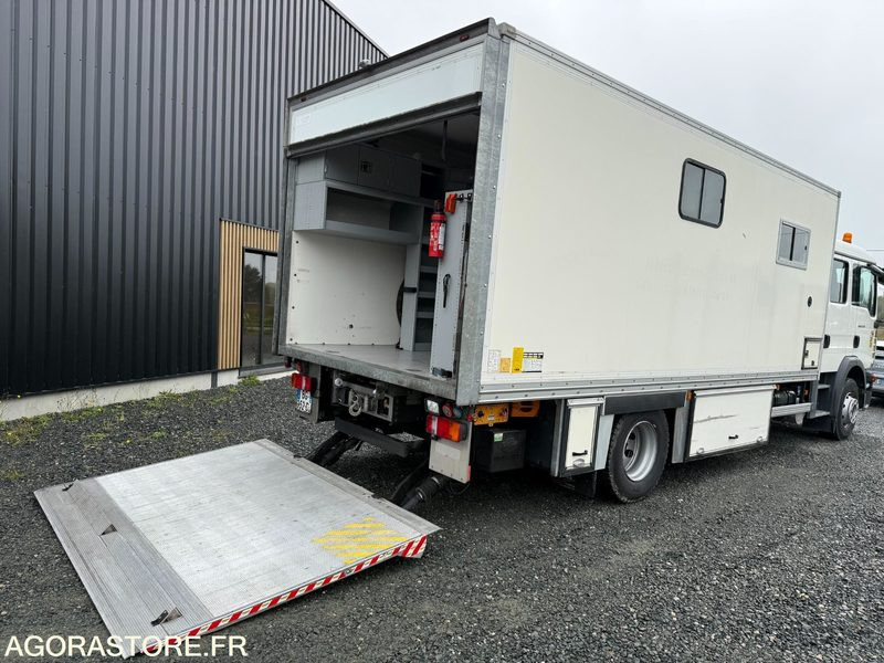 Porteur MAN TGM 15.250 cabine 7 places caisson base vie atelier hayon - 20500KM- - Skapbil: bilde 3 Porteur MAN TGM 15.250 cabine 7 places caisson base vie atelier hayon - 20500KM- - Skapbil: bilde 3