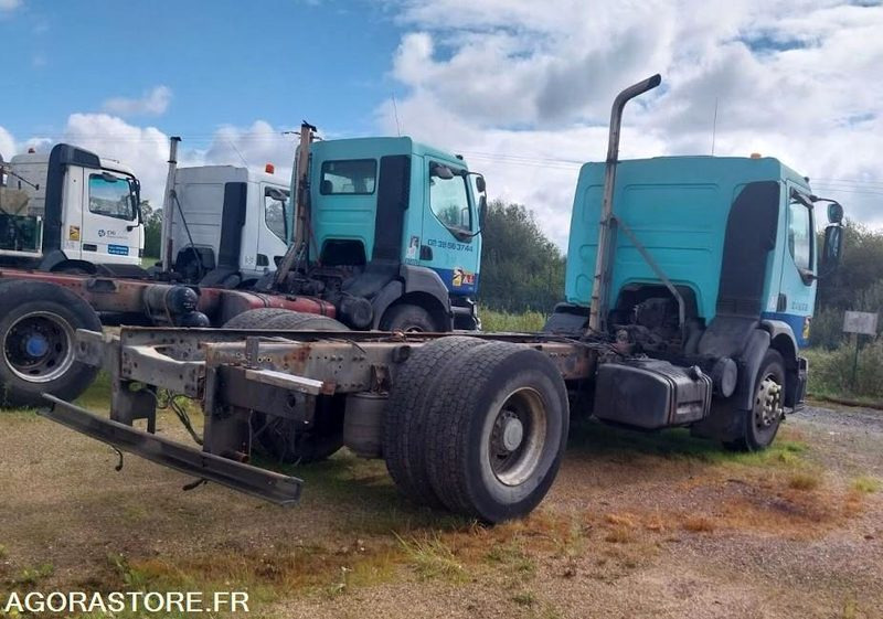 RENAULT 320-19 DCI / 2003 / 401 116 Km - Chassis lastebil: bilde 4 RENAULT 320-19 DCI / 2003 / 401 116 Km - Chassis lastebil: bilde 4