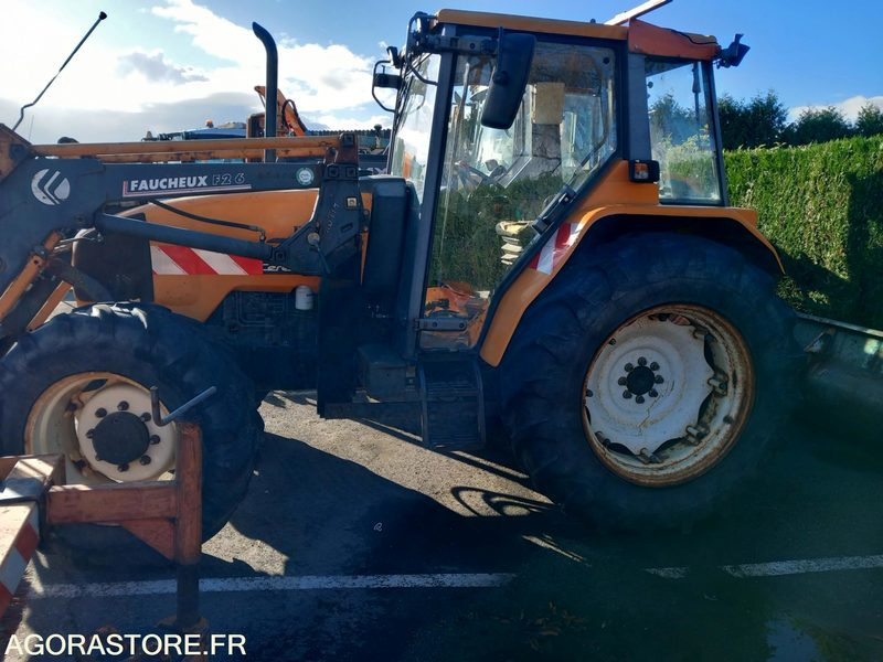 RENAULT CERES 335 AVEC CHARGEUR FAUCHEUX F2 (E2453-E3482) - Traktor: bilde 2 RENAULT CERES 335 AVEC CHARGEUR FAUCHEUX F2 (E2453-E3482) - Traktor: bilde 2