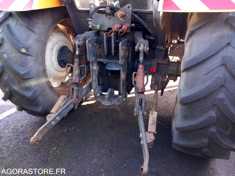 RENAULT CERES 335 AVEC CHARGEUR FAUCHEUX F2 (E2453-E3482) - Traktor: bilde 5 RENAULT CERES 335 AVEC CHARGEUR FAUCHEUX F2 (E2453-E3482) - Traktor: bilde 5