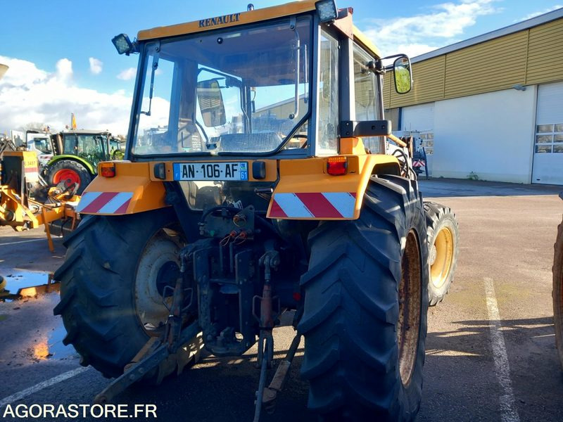 RENAULT CERES 335 AVEC CHARGEUR FAUCHEUX F2 (E2453-E3482) - Traktor: bilde 4 RENAULT CERES 335 AVEC CHARGEUR FAUCHEUX F2 (E2453-E3482) - Traktor: bilde 4