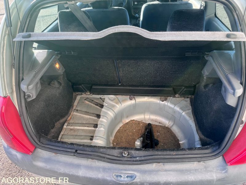 Personenbil RENAULT CLIO 1.6I 110CH - 264830KMS - 1999: bilde 11