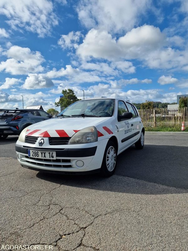 RENAULT CLIO 2 - LOT N°2 - Personenbil: bilde 1 RENAULT CLIO 2 - LOT N°2 - Personenbil: bilde 1