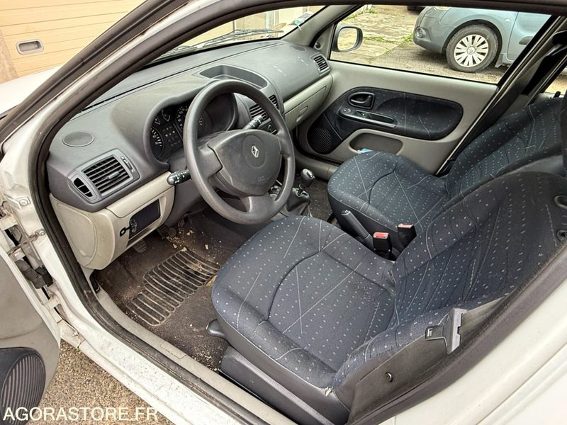 RENAULT CLIO - 2002 - 160000 KM - Personenbil: bilde 5 RENAULT CLIO - 2002 - 160000 KM - Personenbil: bilde 5