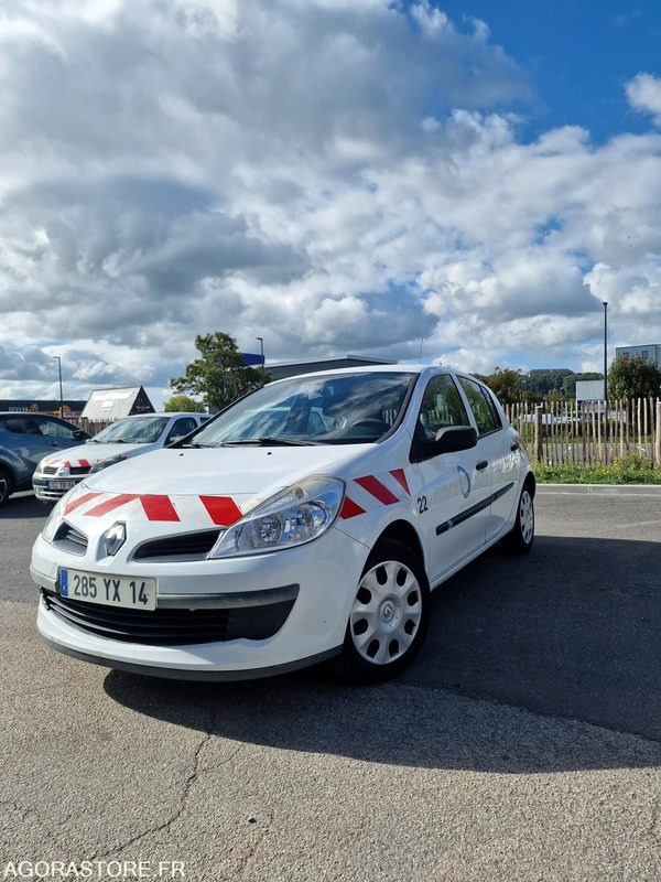 RENAULT CLIO 3 - LOT N°1 - Personenbil: bilde 1 RENAULT CLIO 3 - LOT N°1 - Personenbil: bilde 1