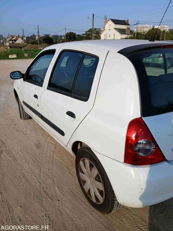 RENAULT CLIO II 1.5 DCI DE 2008 - Personenbil: bilde 4 RENAULT CLIO II 1.5 DCI DE 2008 - Personenbil: bilde 4