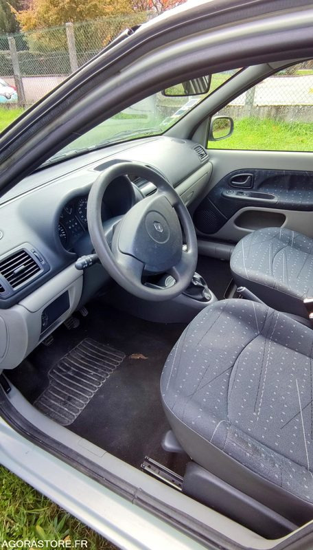 RENAULT CLIO II - Personenbil: bilde 5 RENAULT CLIO II - Personenbil: bilde 5
