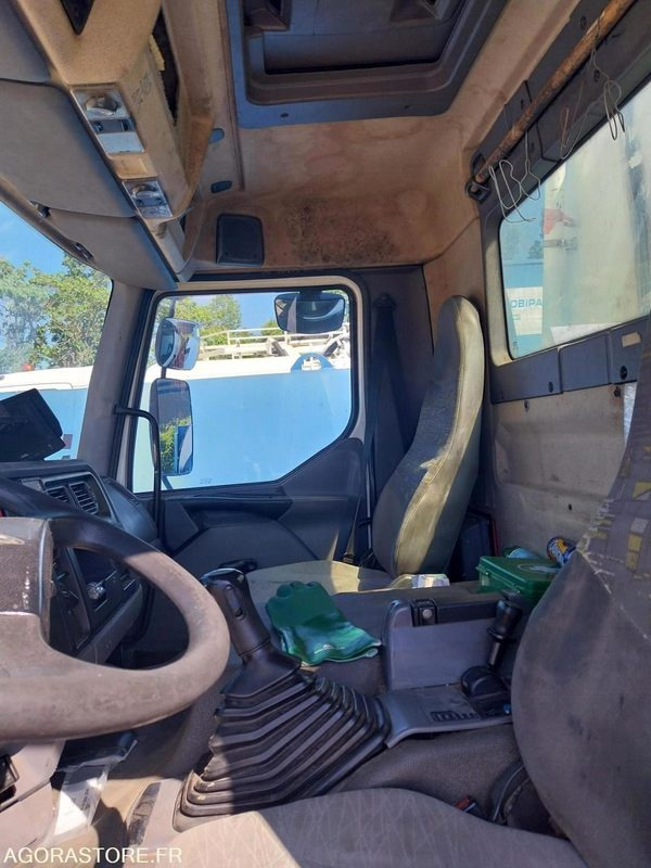 RENAULT Kerax Hydrocureur HUWER 2003 (225000Km) ROULANT VENTE EXPORT UNIQUEMENT - Vakuum lastebil: bilde 4 RENAULT Kerax Hydrocureur HUWER 2003 (225000Km) ROULANT VENTE EXPORT UNIQUEMENT - Vakuum lastebil: bilde 4